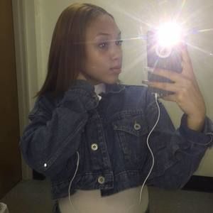 Meet your Posher, Ronashia